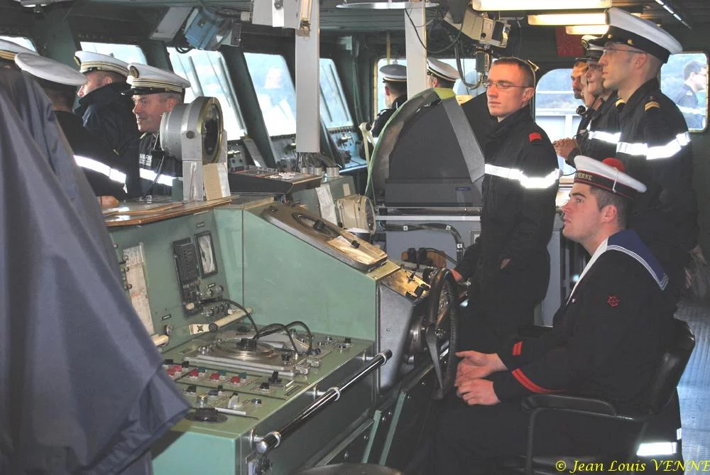 A la passerelle du Jules Verne