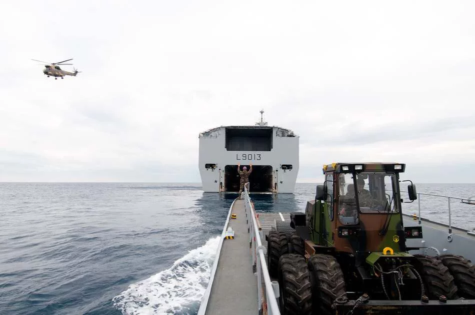 Mission Jeanne d’Arc 2011 : manœuvres amphibies interarmées
