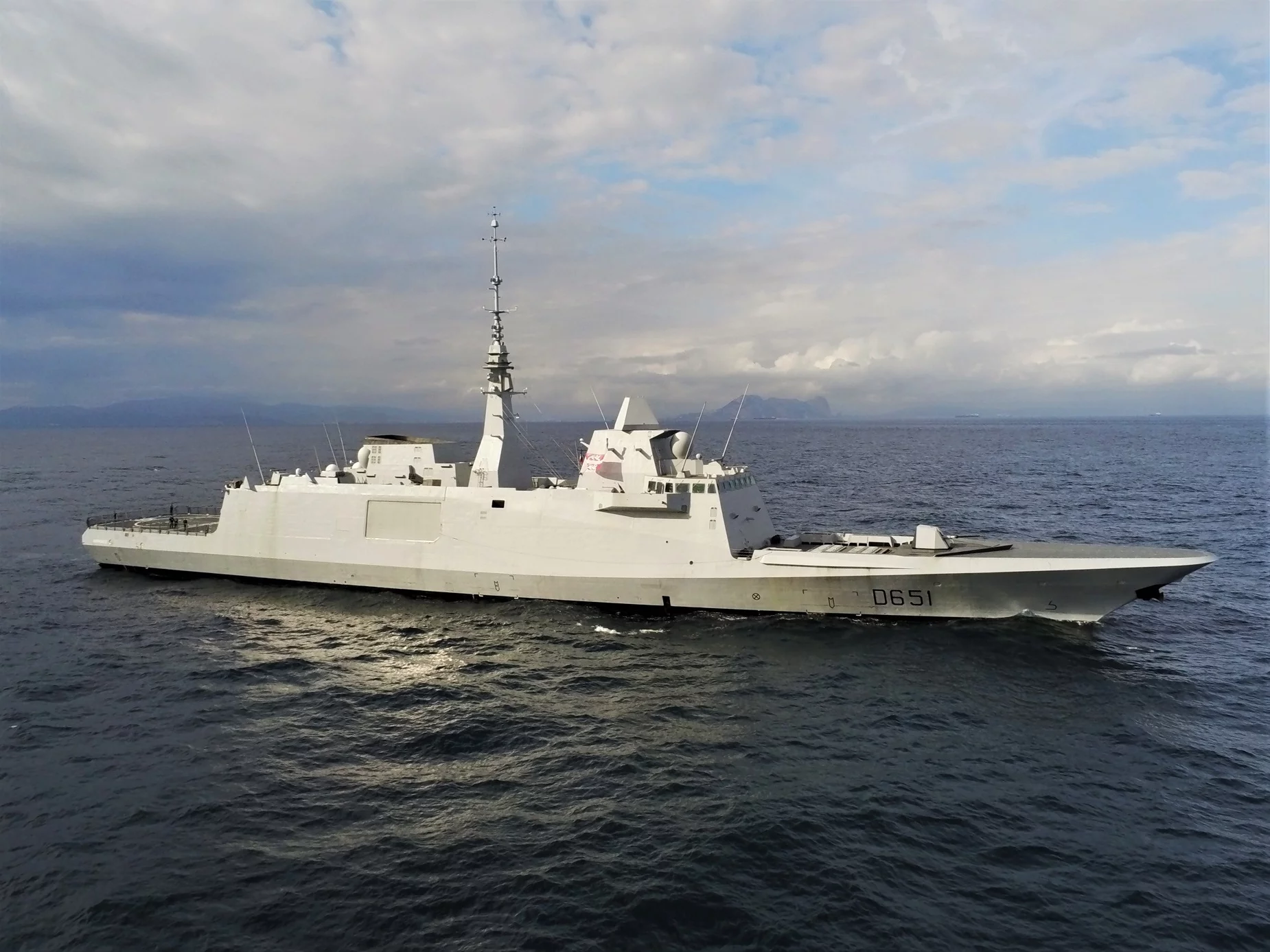 La frégate Normandie franchit le détroit de Gibraltar