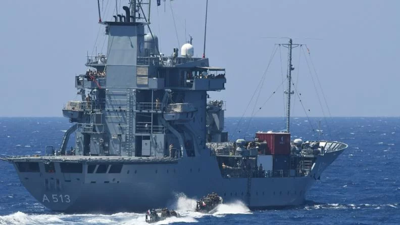 Le pétrolier ravitailleur allemand Rhein