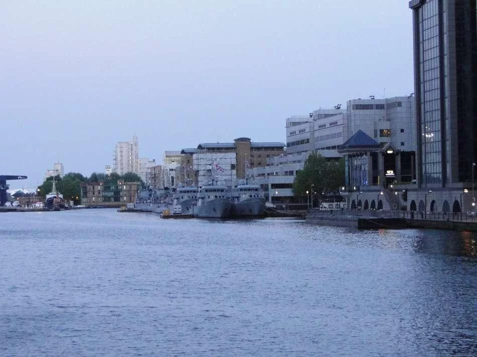 Escale des bâtiments école à Londres