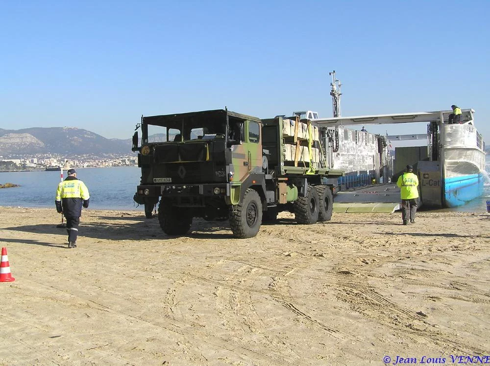 Premier plageage du L-CAT avec matériel roulant