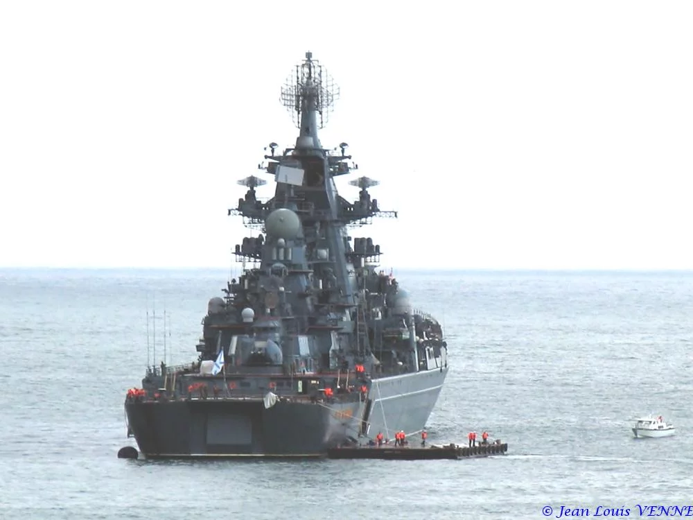 Le croiseur nucléaire russe Pierre le Grand à Toulon