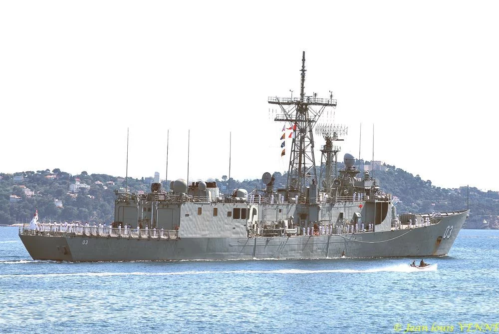 La frégate australienne HMAS Sydney quitte Toulon