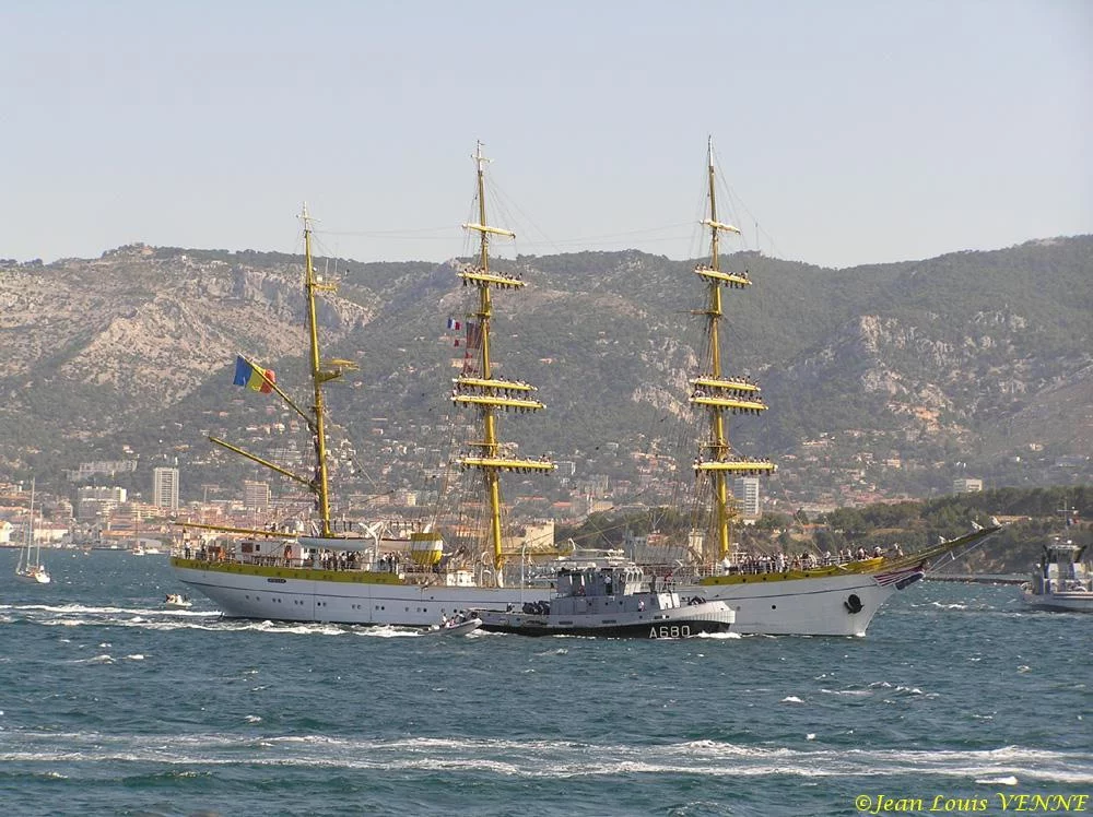 Autour d'un grand voilier