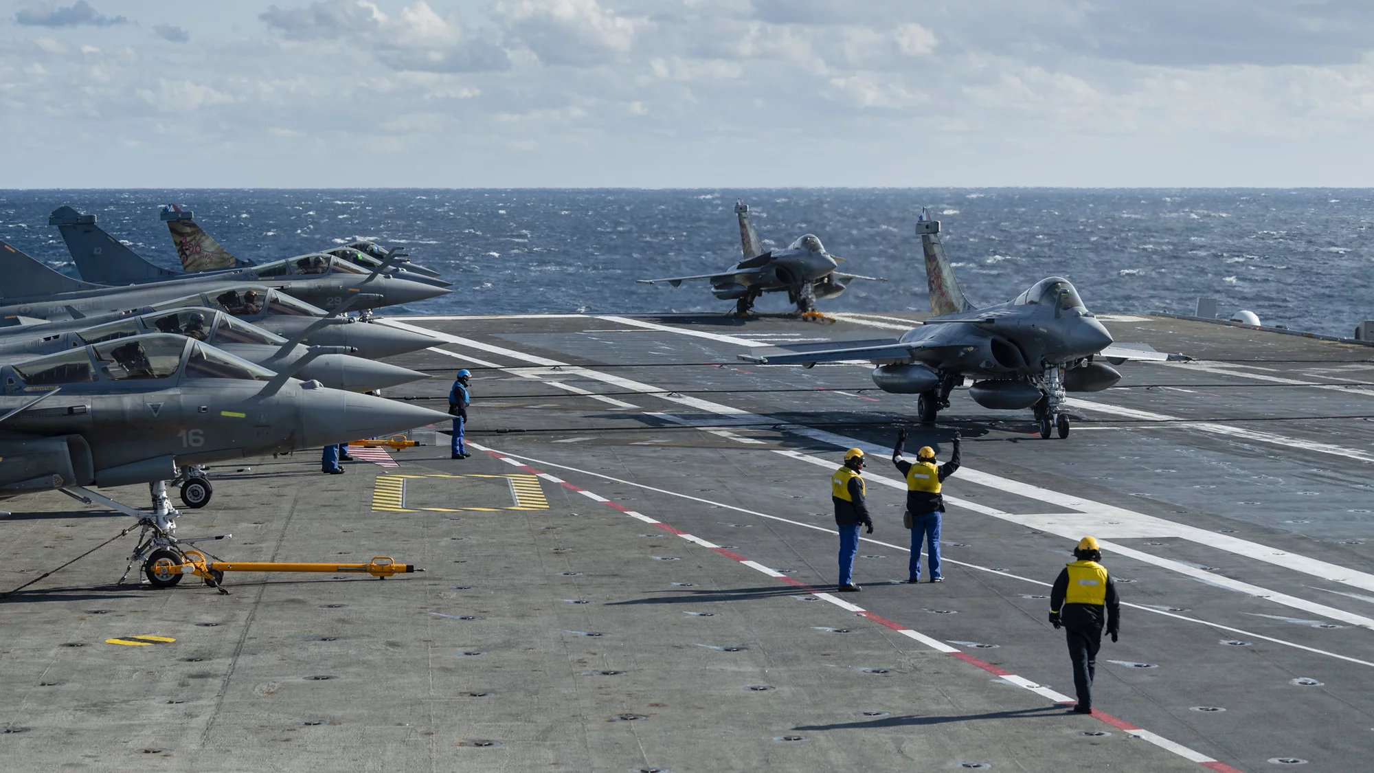 Sur le pont du Charles de Gaulle