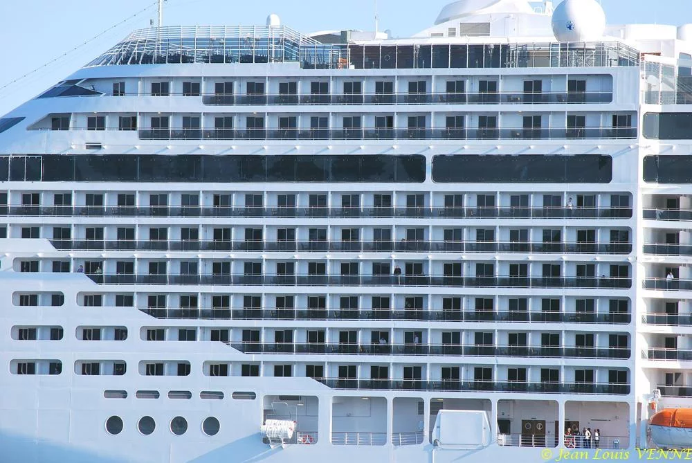 Escale surprise du MSC Fantasia à La Seyne sur Mer
