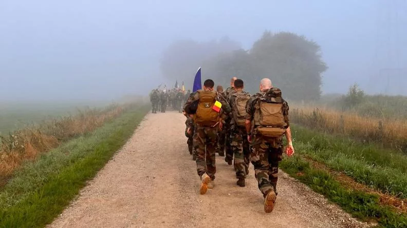 Des fusiliers marins à la marche de Nimègue