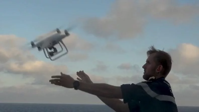 Lancement d'un drone
