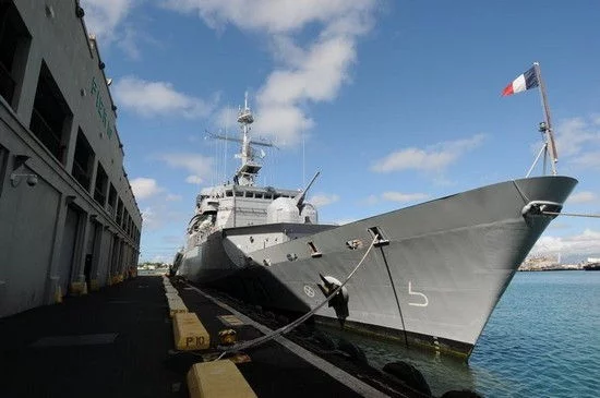 La frégate Prairial fait une escale à Honolulu