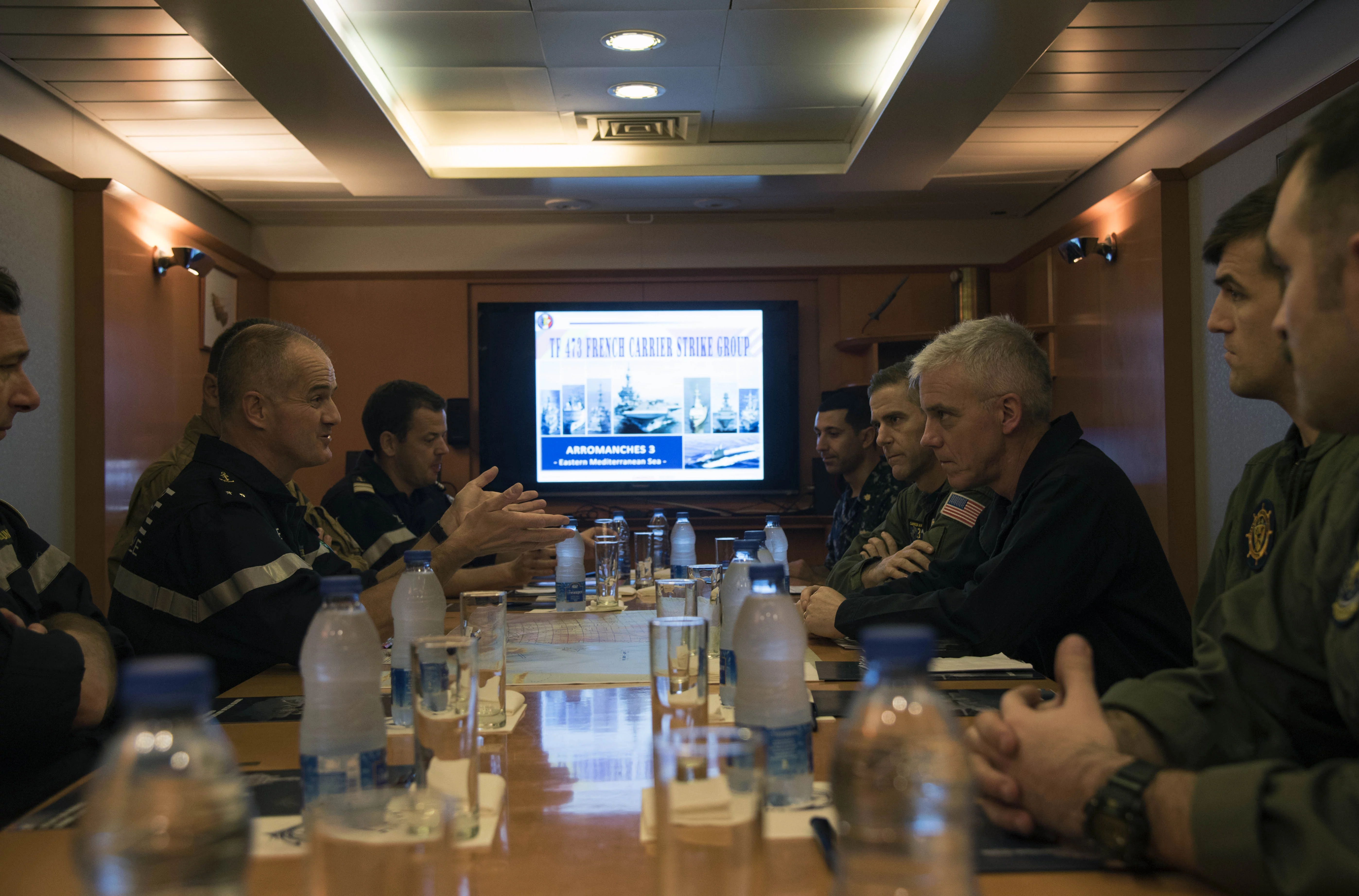 Rencontre entre le contre-amiral James Malloy et le contre-amiral Olivier Lebas