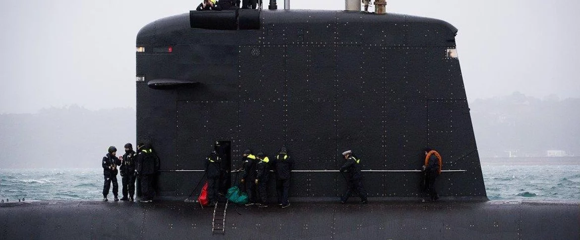 Un sous-marin nucléaire d'attaque en surface