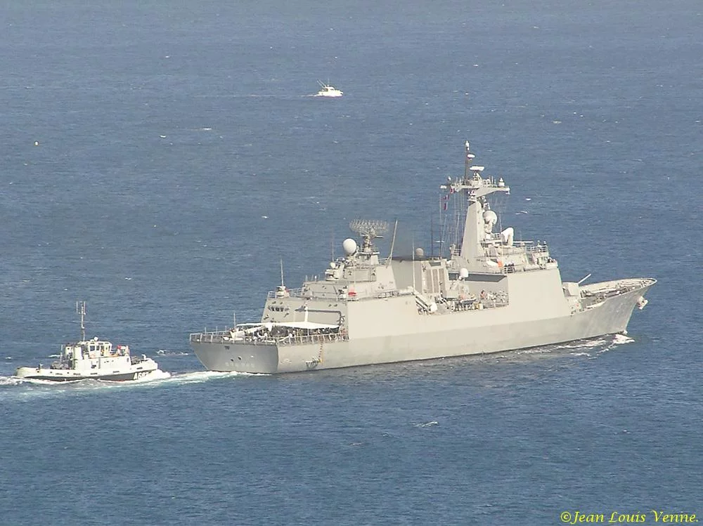 Le destroyer lance-missiles CHUNGMUGONG YI SUN SHI