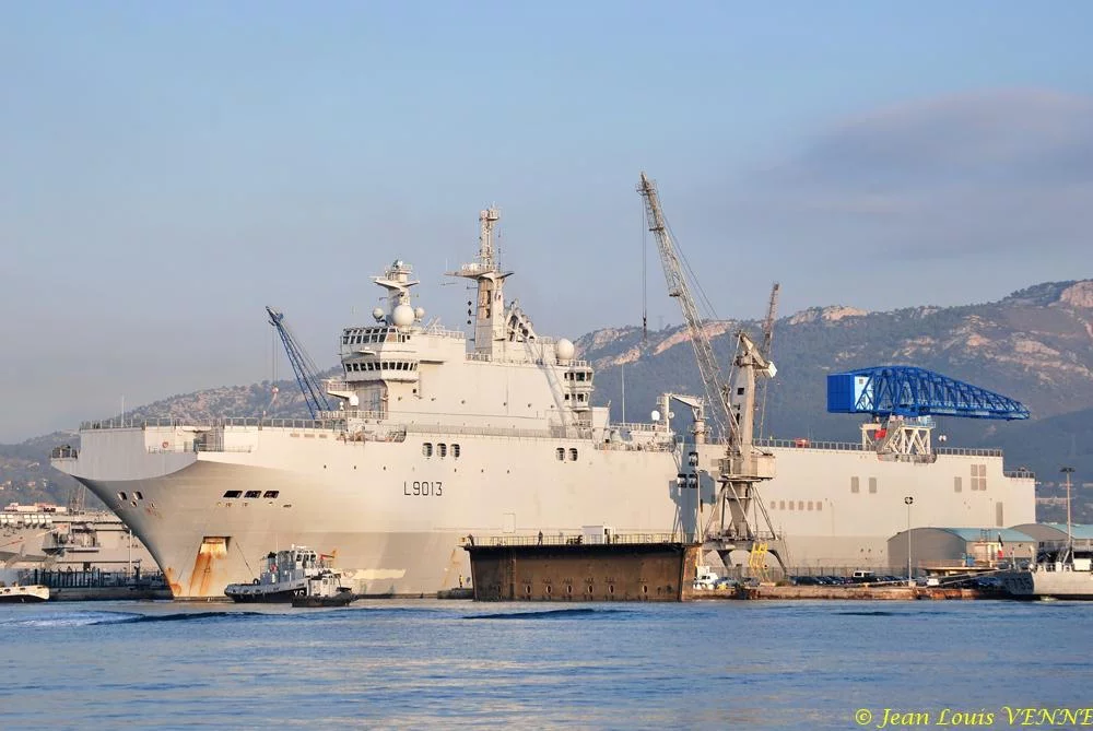 Le Mistral entre au bassin