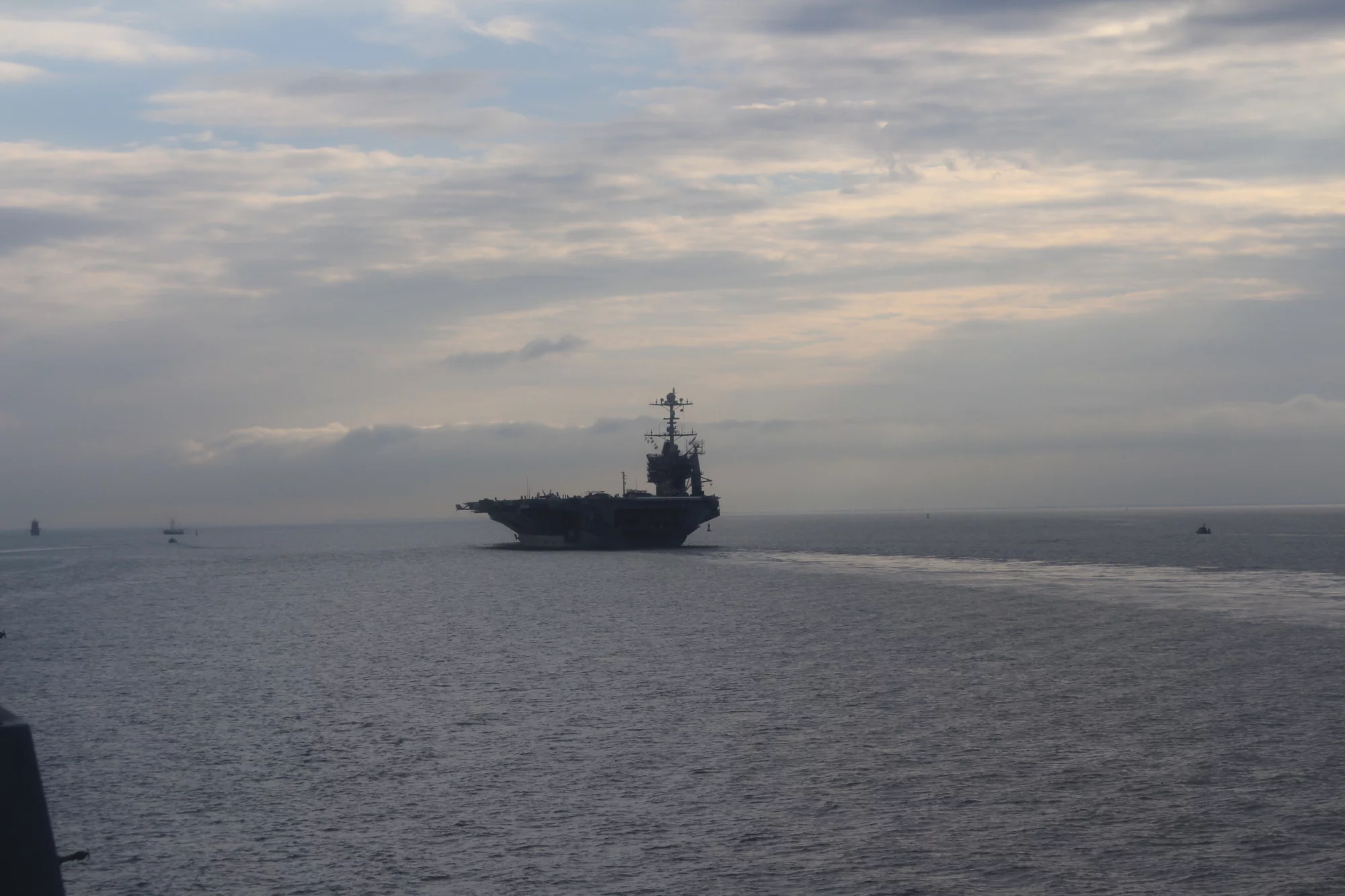 Le porte-avions USS Bush