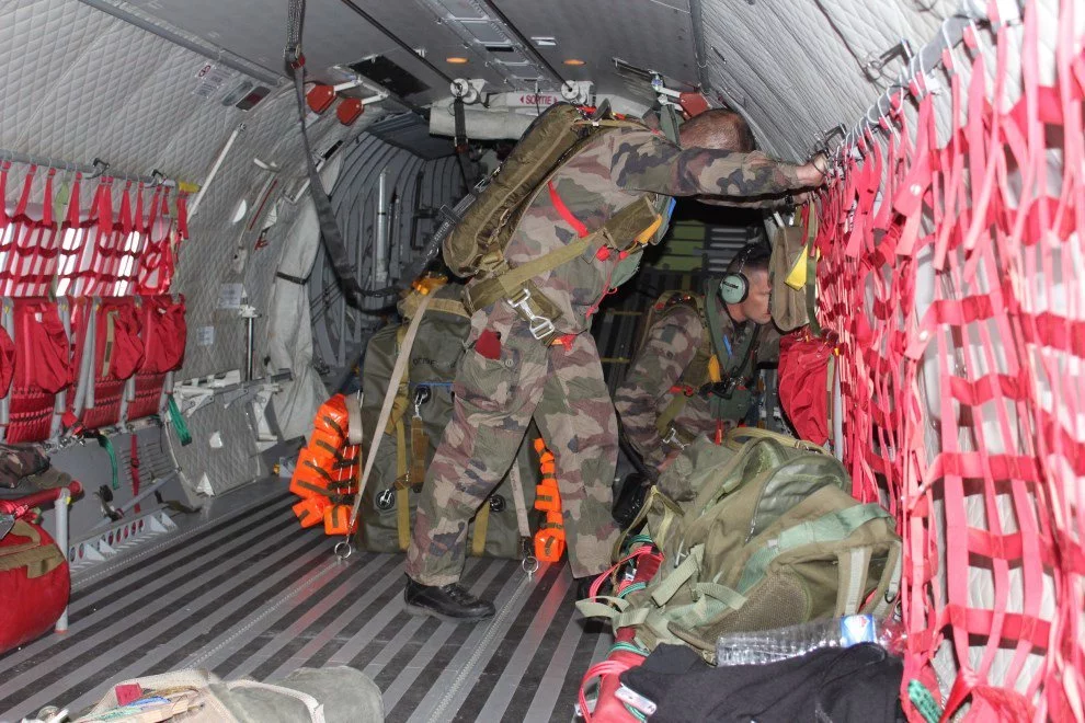 Le colis à bord de l'avion