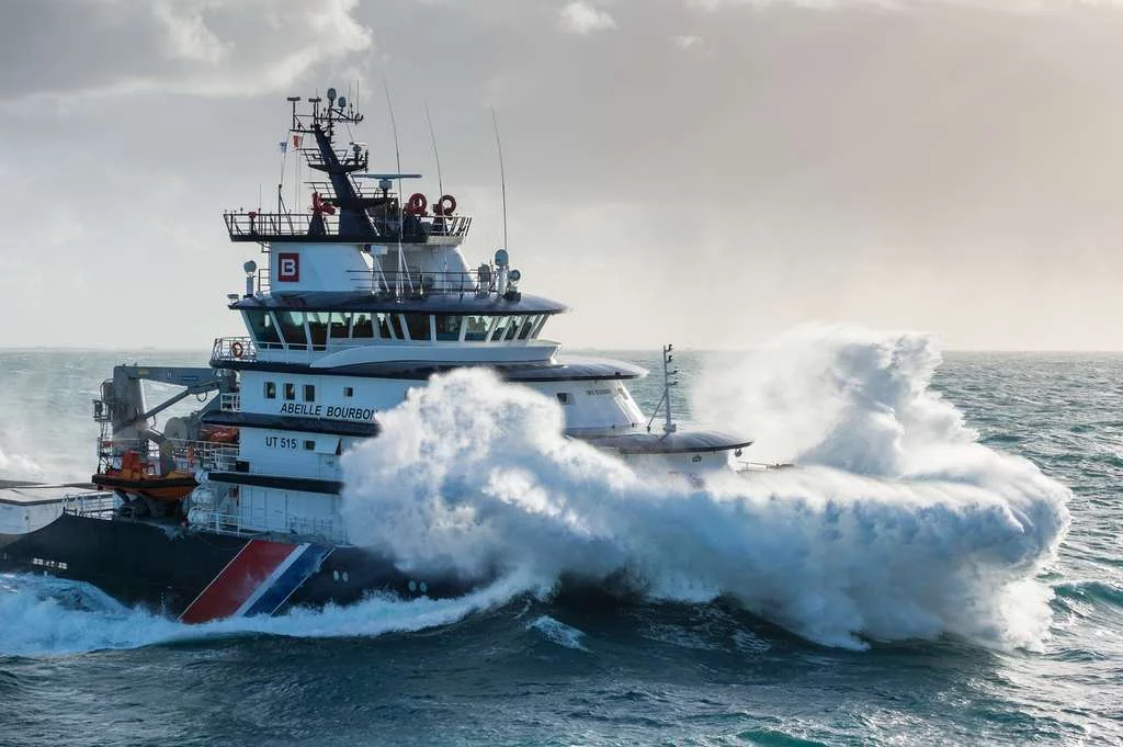 L’Abeille Bourbon par forte mer