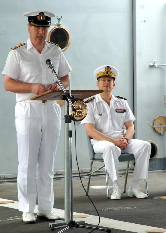 Le Commodore Bruce Williams de la Royal Navy