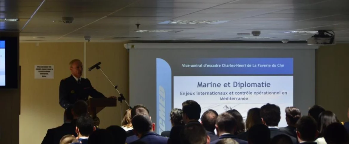 Séminaire « Marine et Diplomatie » à bord du Mistral