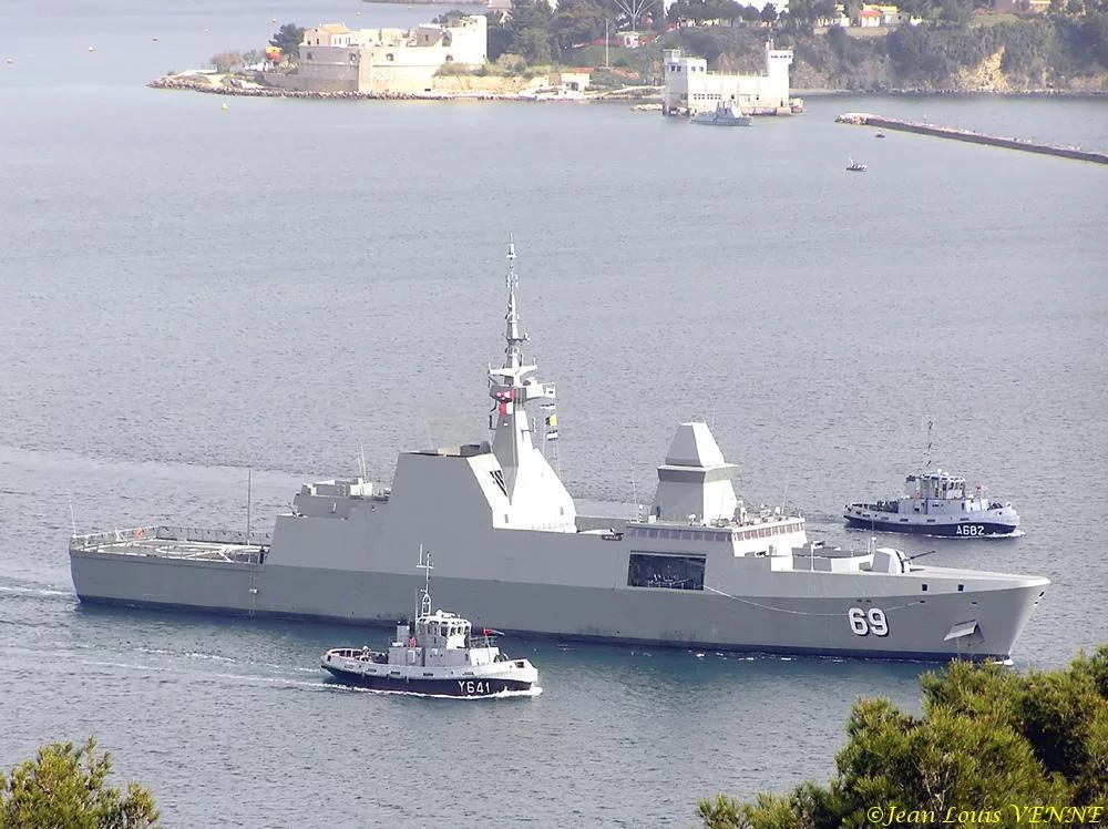 Sortie Ã  la mer de la frégate singapourienne Intrepid