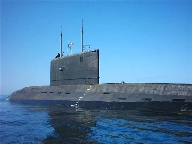 Un sous-marin Kilo algériens fait escale en Espagne sur le chemin de la Russie