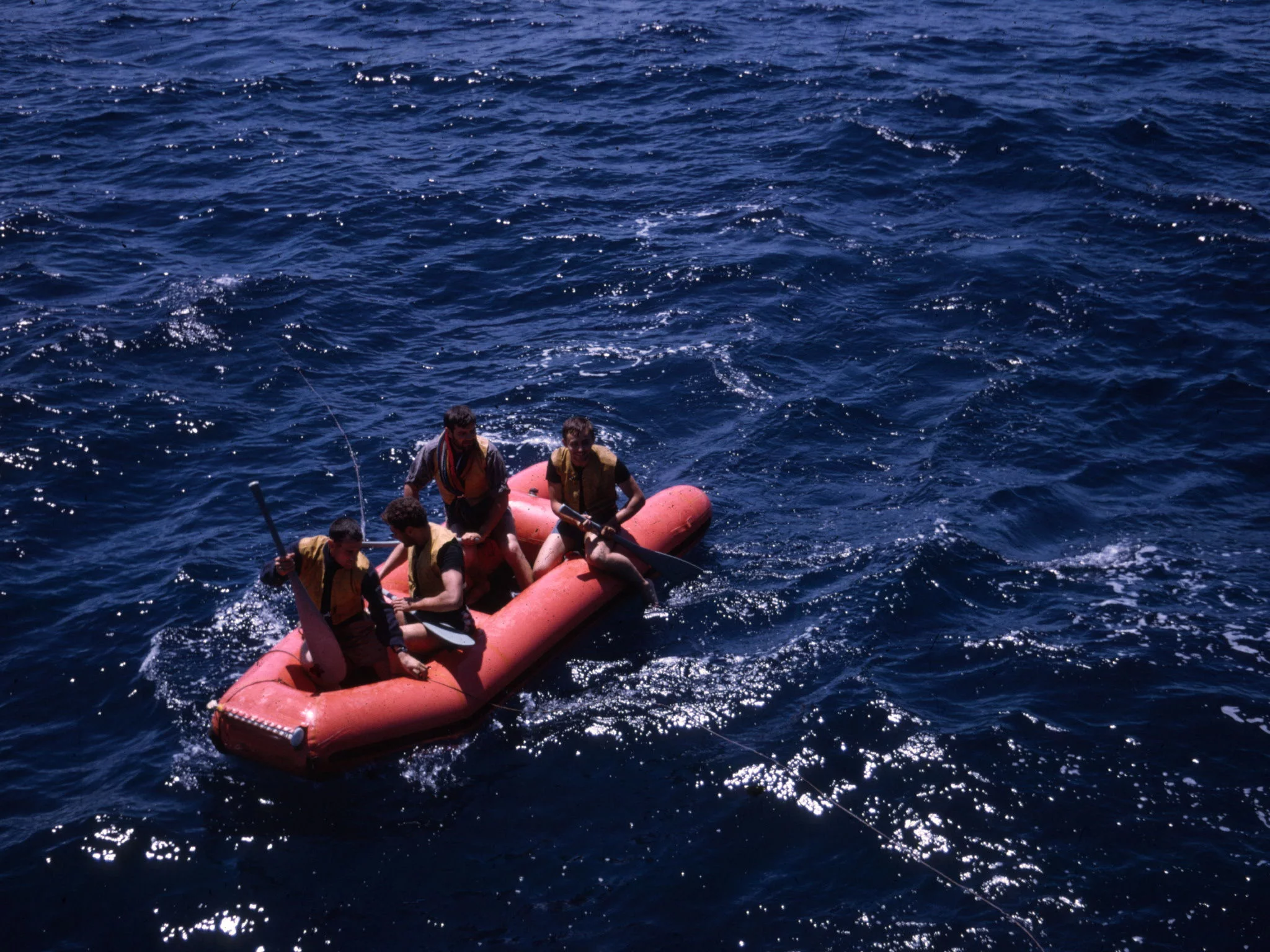 Echange de patisserie entre deux sous marins a un rendez vous au  milieu de l'Atlantique