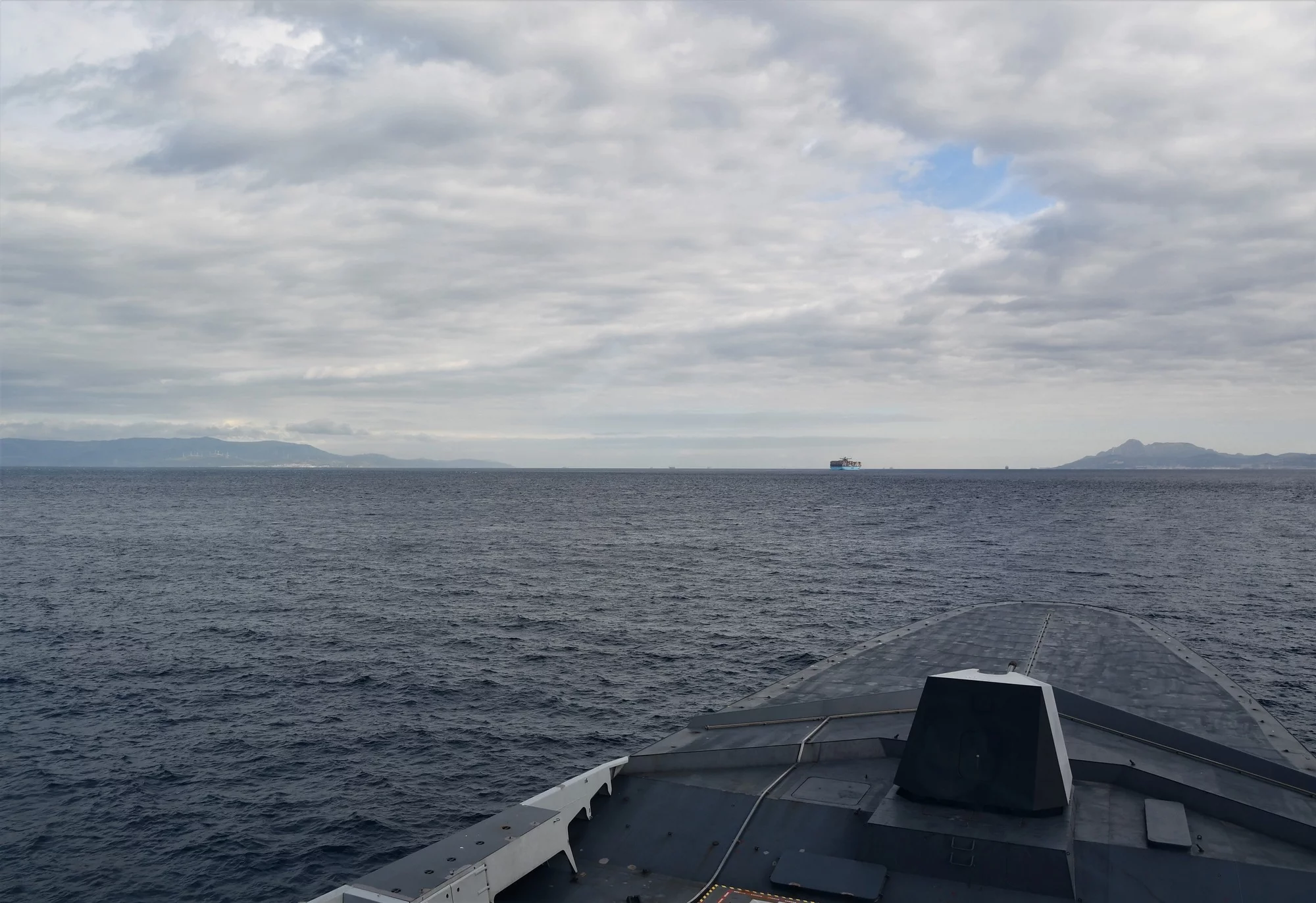 La frégate Normandie franchit le détroit de Gibraltar