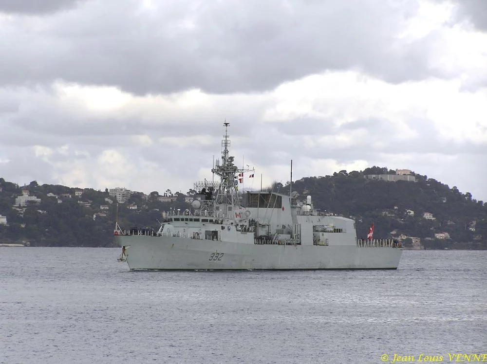 Arrivée à Toulon de la frégate canadienne Ville de Québec