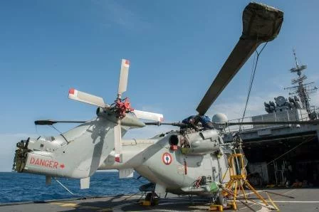 Un hélicoptère Lynx sur la frégate La Motte-Picquet