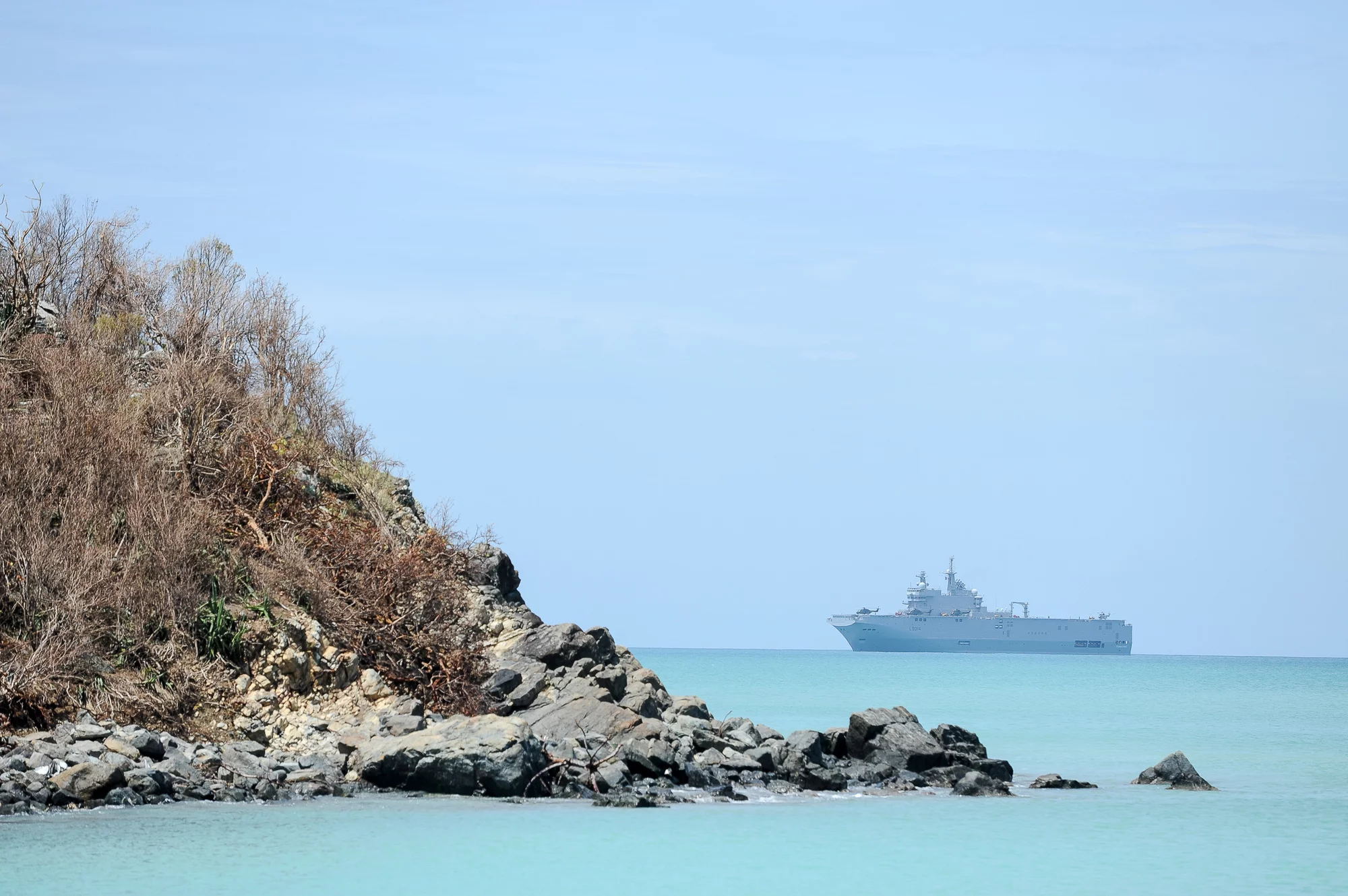 Le BPC Tonnerre au large de St-Martin