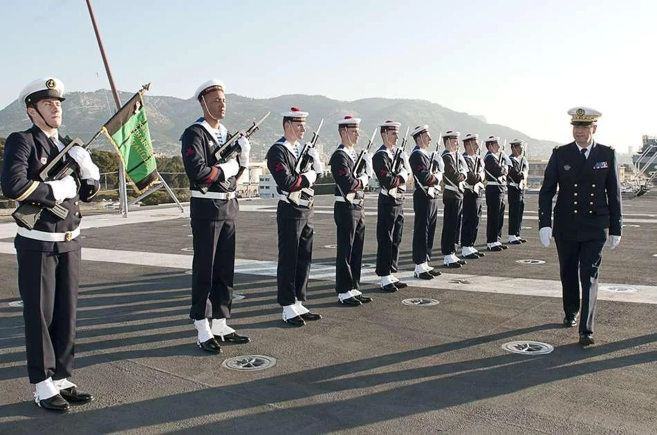 Remise de récompenses à bord du porte-avions Charles de Gaulle