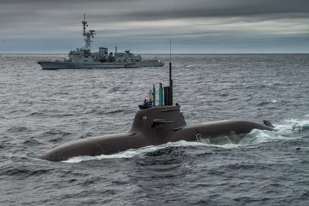 Le Latouche-Tréville et un sous-marin allemand