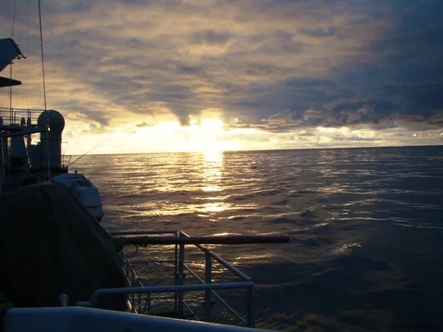 Le soleil joue de plus en plus avec l’horizon