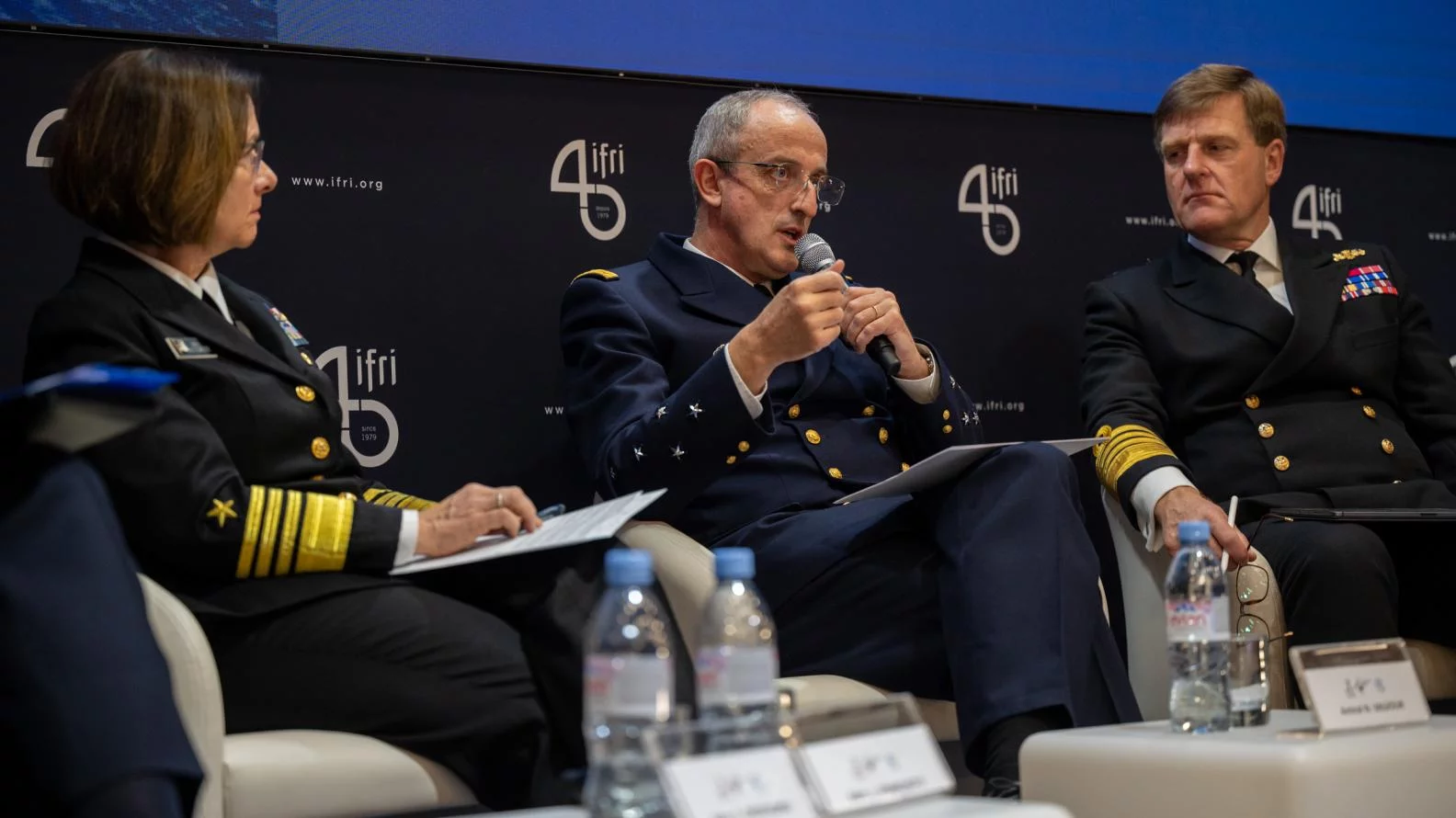 Les chefs des marines américaine, britannique et française