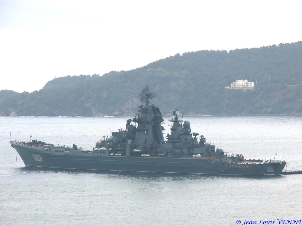 Le croiseur nucléaire russe Pierre le Grand à Toulon