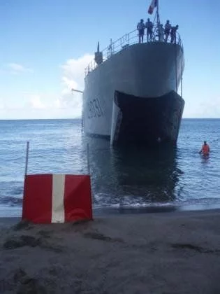 Le Francis Garnier en manoeuvres Ã  {Little Bay}