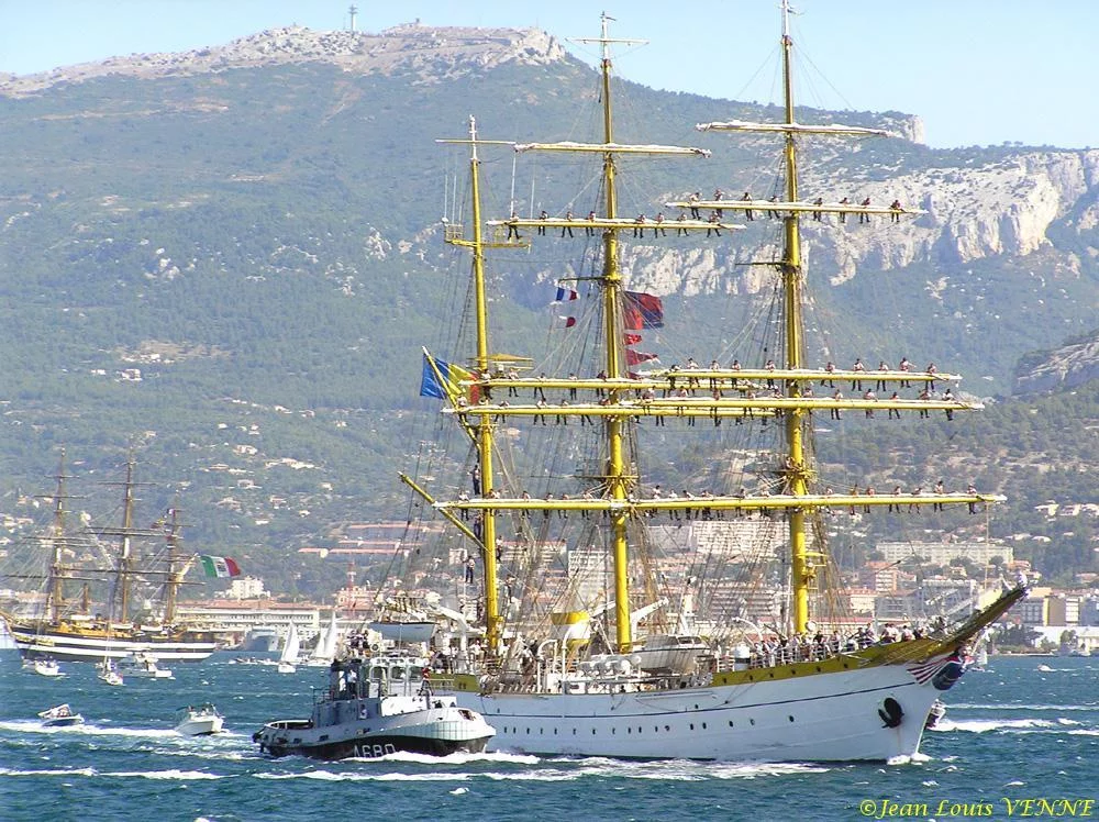 Autour d'un grand voilier