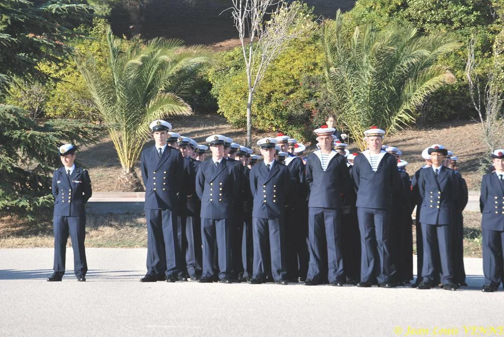 Présentation aux drapeaux du CIN Saint-Mandrier 