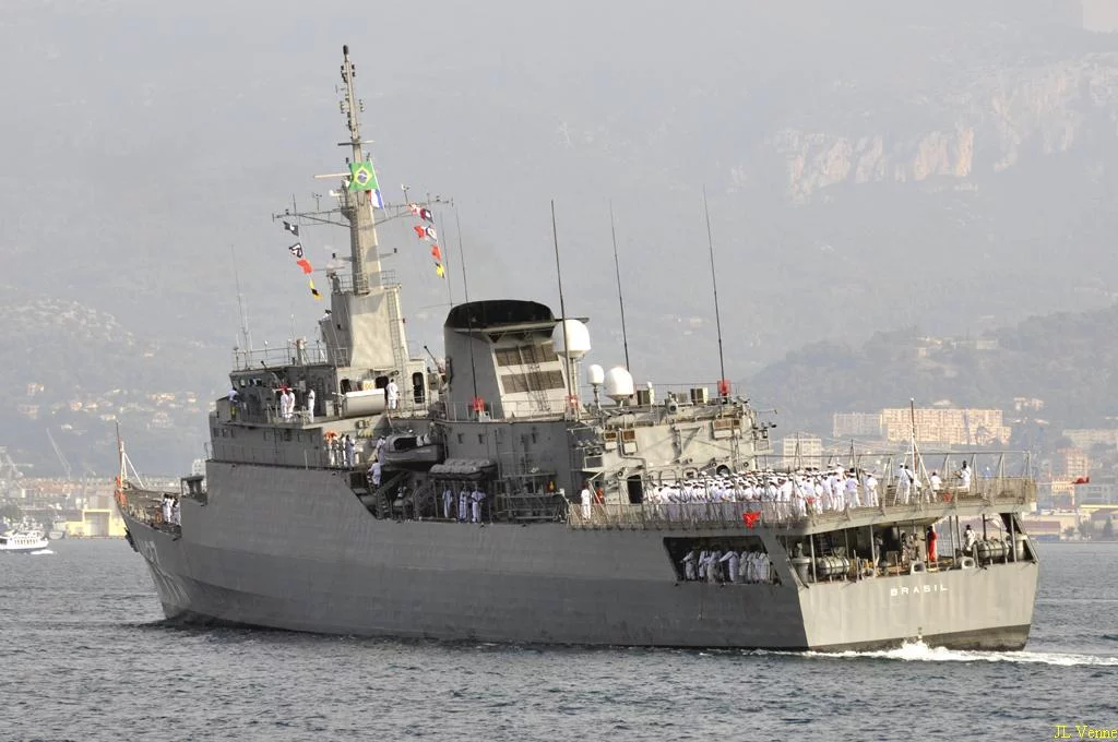 Arrivée à Toulon du navire école brésilien « Brasil »