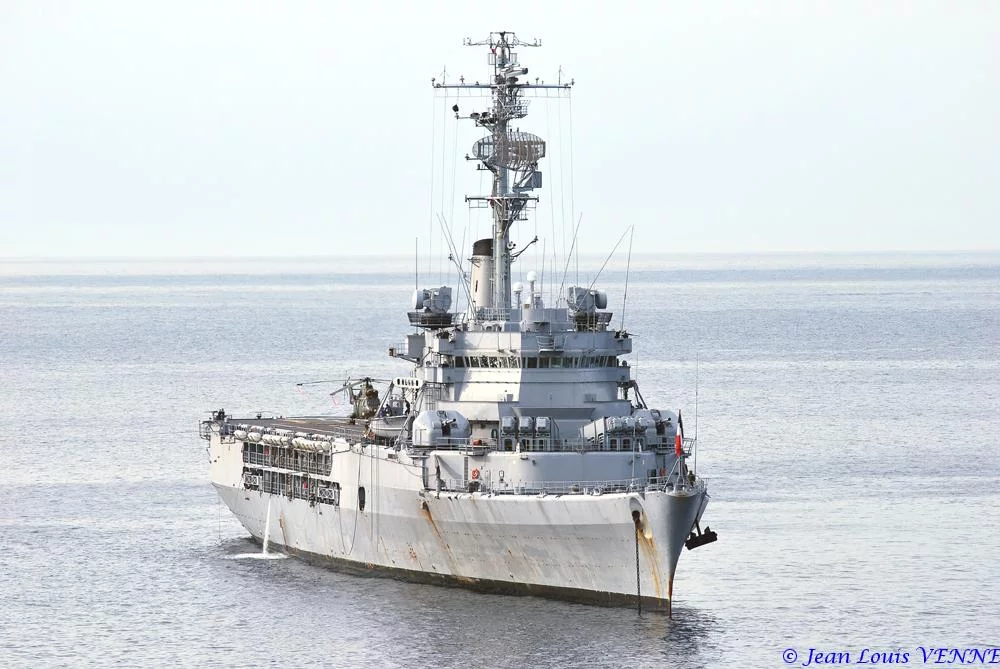 La Jeanne d’Arc au mouillage devant Toulon