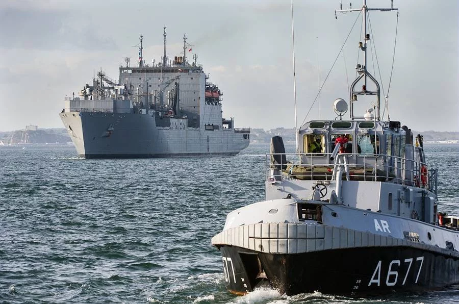 Le Transporteur Ravitailleur Polyvalent américain Robert E. Peary
