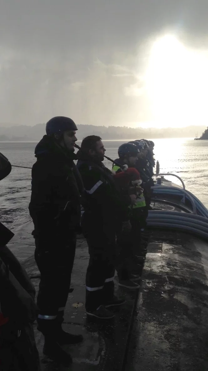 Le SNA Casabianca est arrivé en Norvège au son inhabituel de la cornemuse