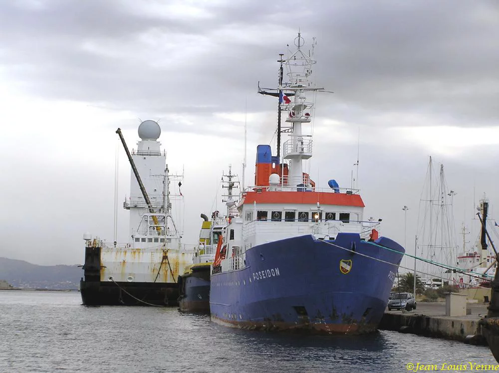 Un mÃ¢t de destroyer britannique Ã  la Seyne-sur-Mer