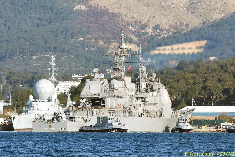 Le croiseur Vicksburg quitte Toulon