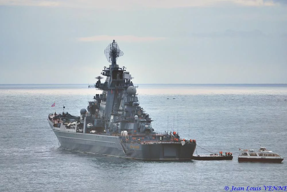 Le croiseur nucléaire russe Pierre le Grand à Toulon