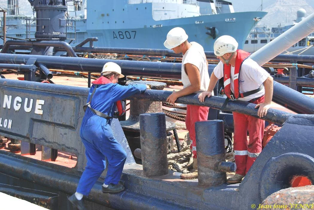 L'équipage largue les amarres