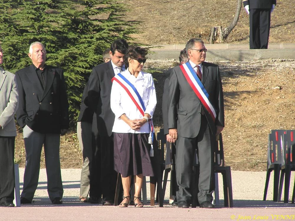 Le maire de St-Mandrier et les représentants des municipalités