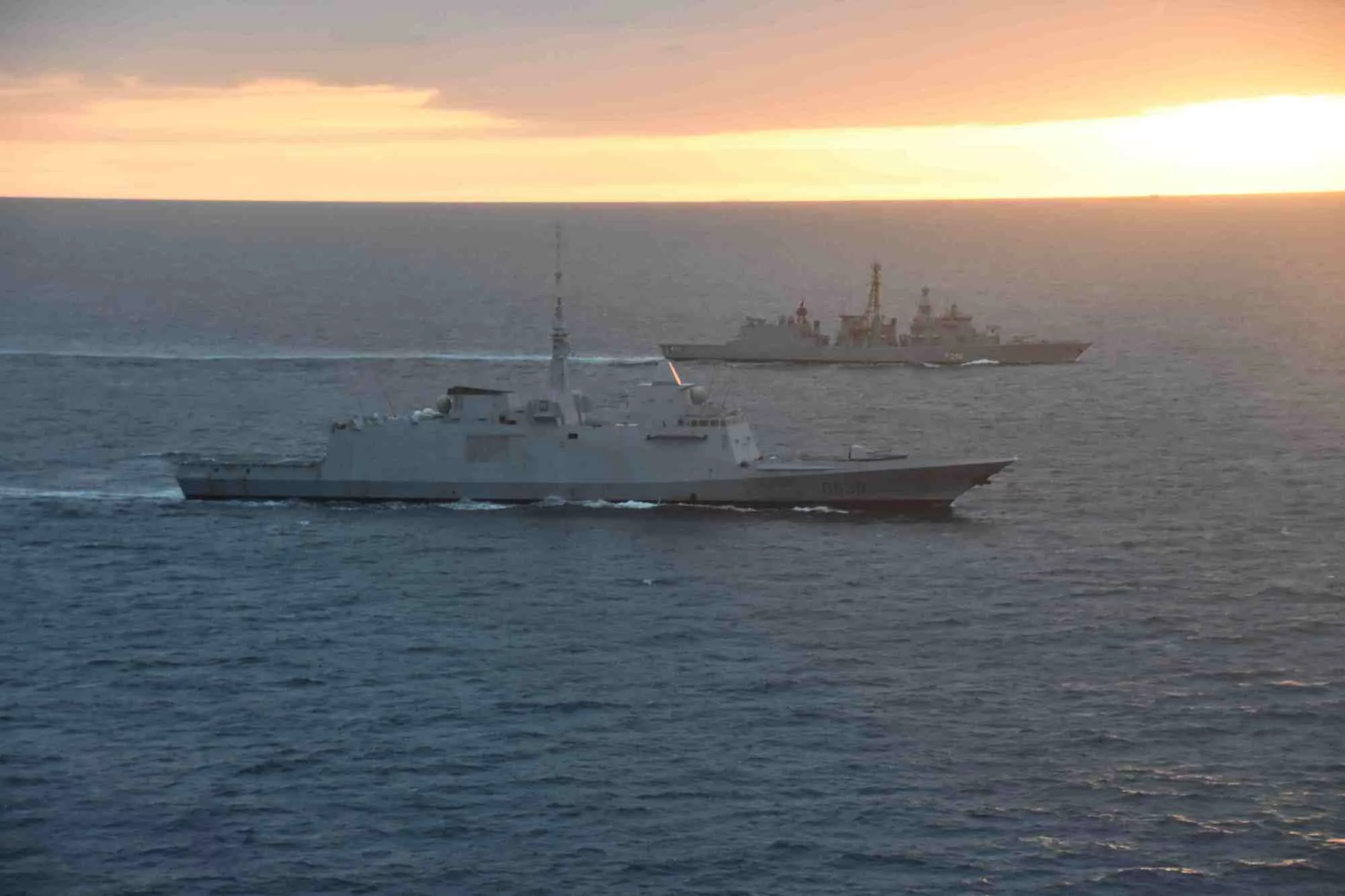 La frégate Aquitaine et la frégate allemande Lübeck