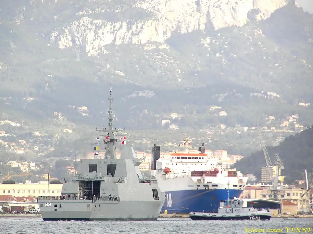 Sortie Ã  la mer de la frégate singapourienne Intrepid