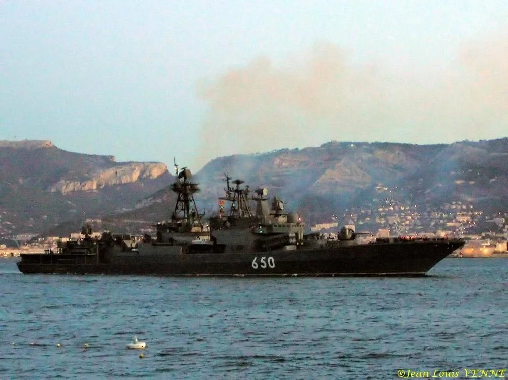 Départ du destroyer russe Admiral Chabanenko